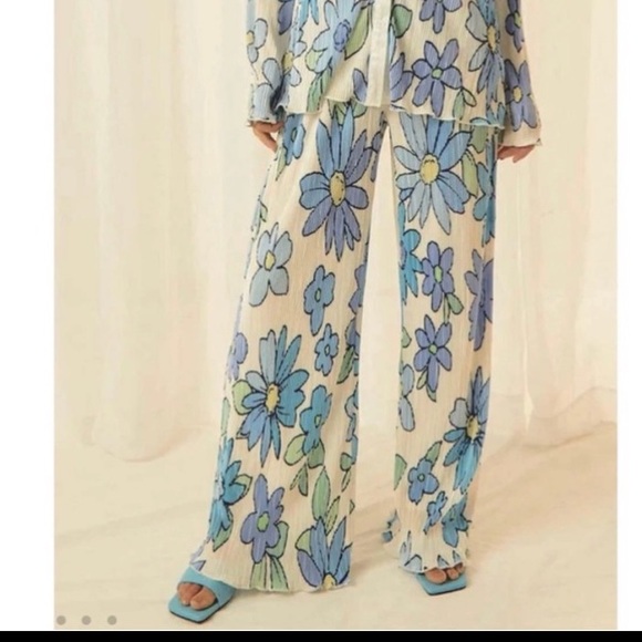 Peppermayo Change of Pace - Blue Blossom Pants - Picture 3 of 3